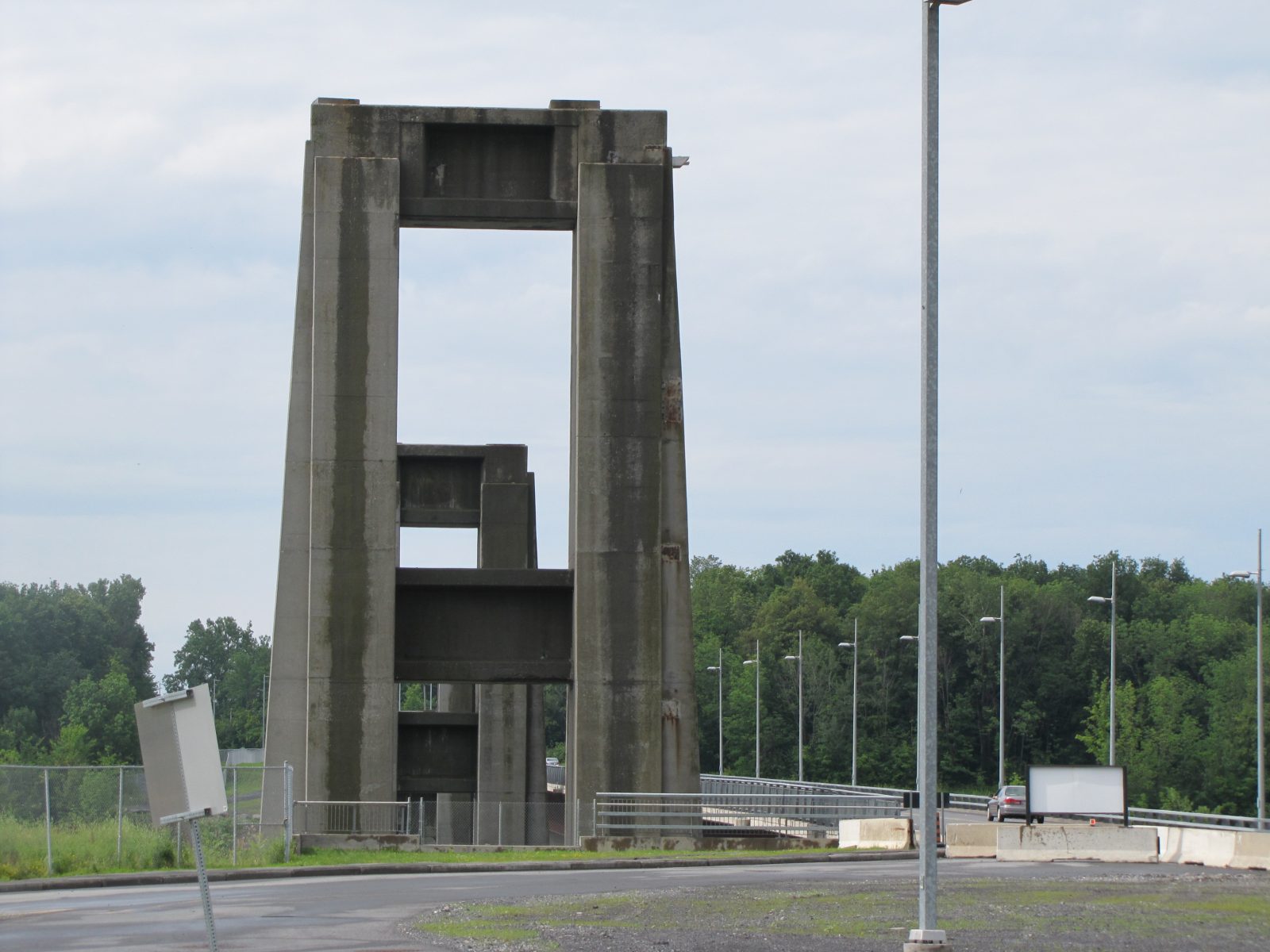 Old bridge piers to be demolished by 2020
