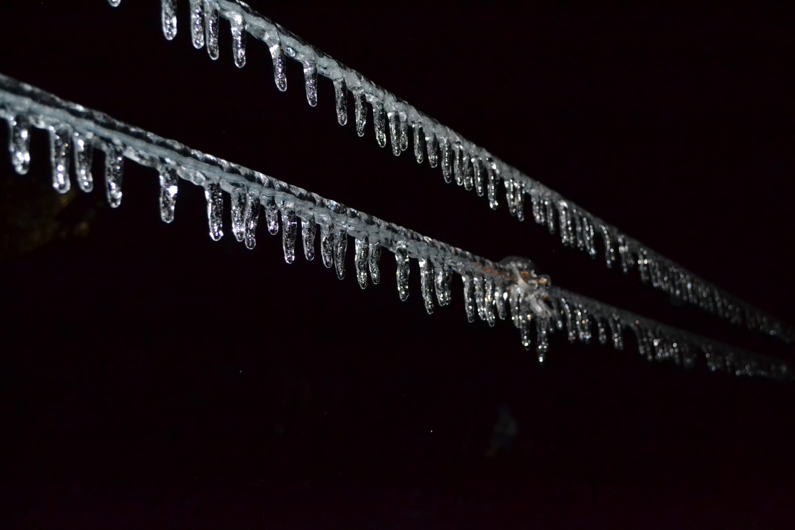 UPDATE: Freezing rain warning shifts to calls for thunderstorms
