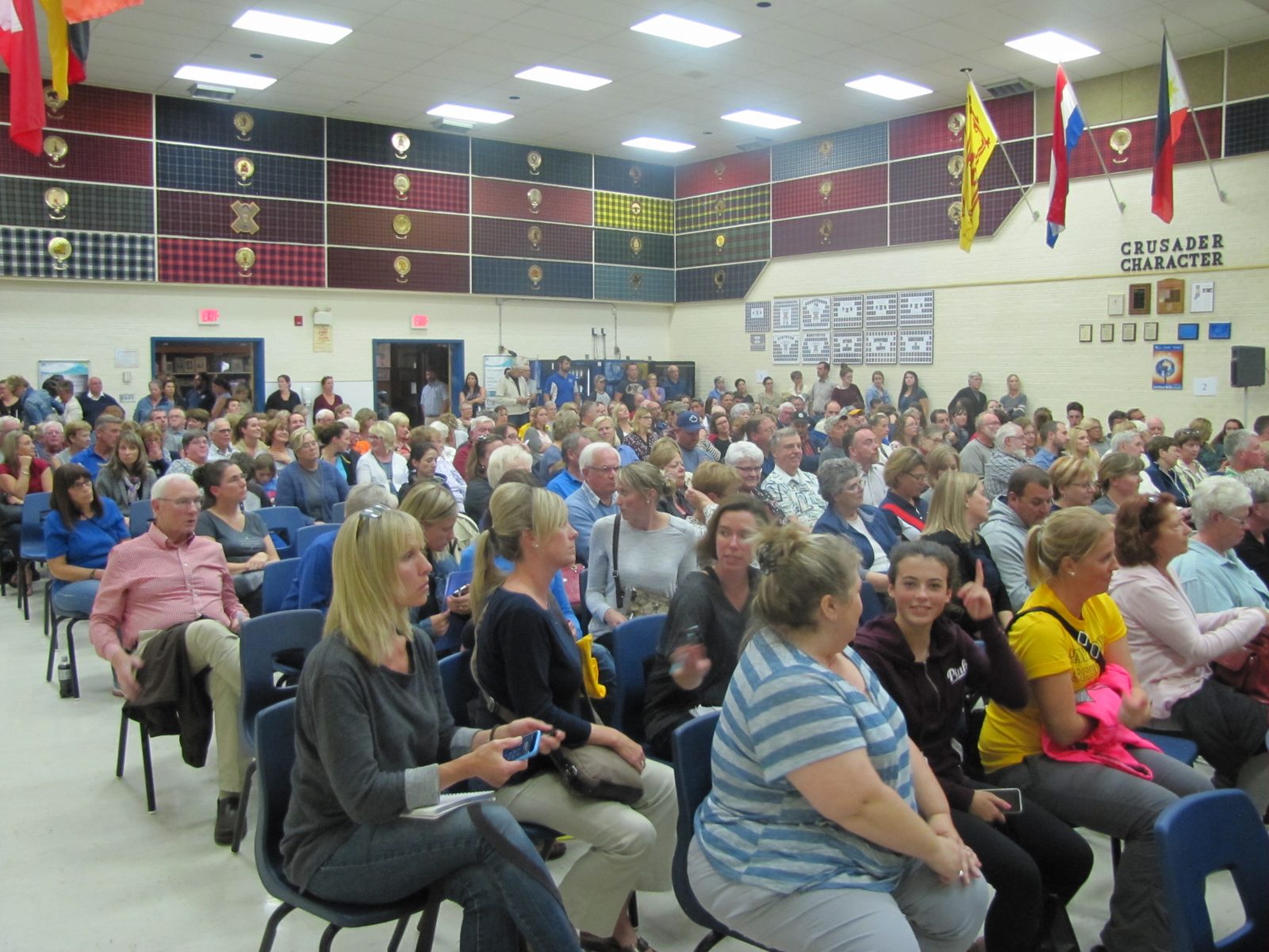 Community gathers at Char-Lan to save school