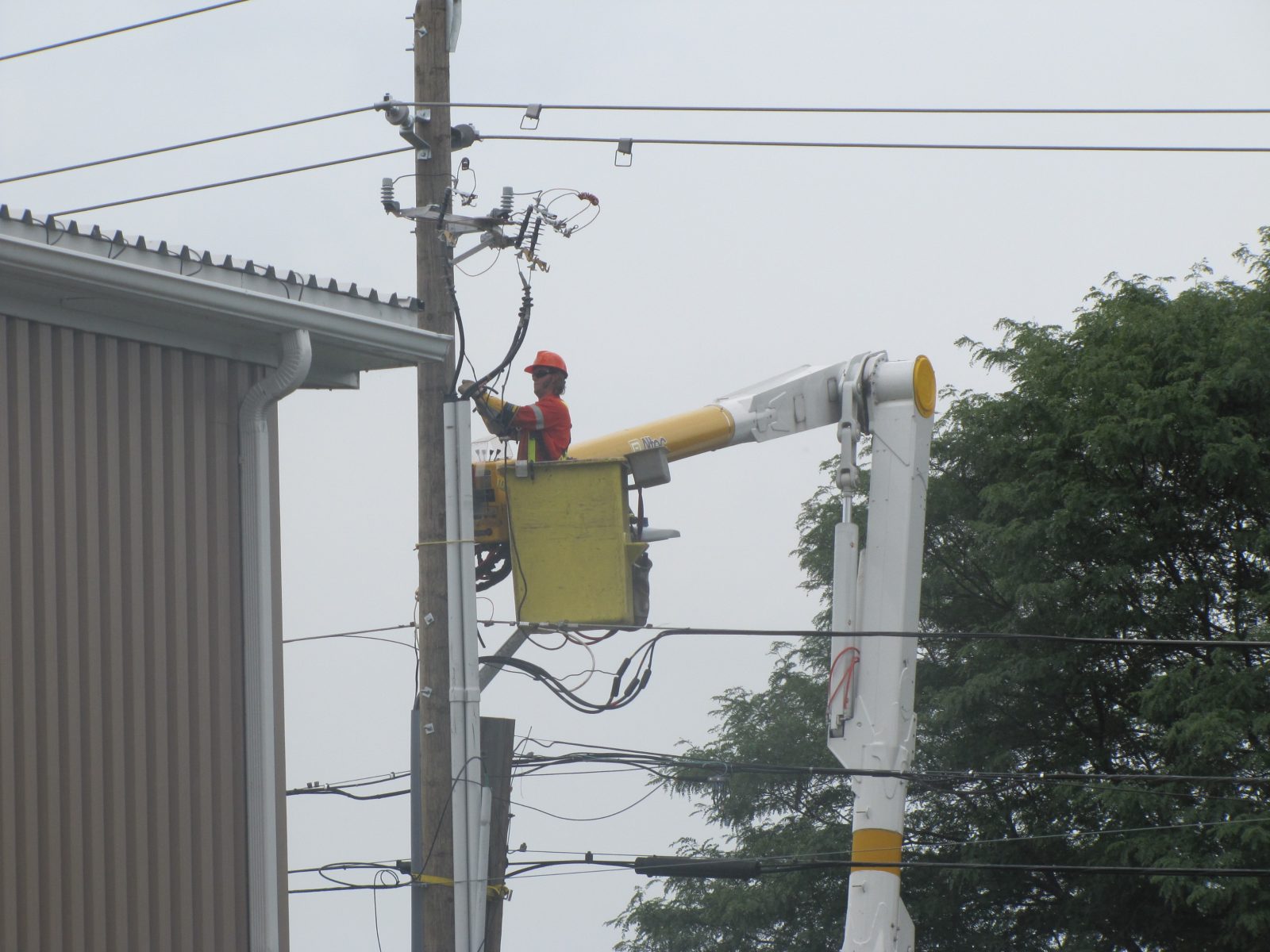 Cornwall Electric franchise negotiations could cost $91, 000
