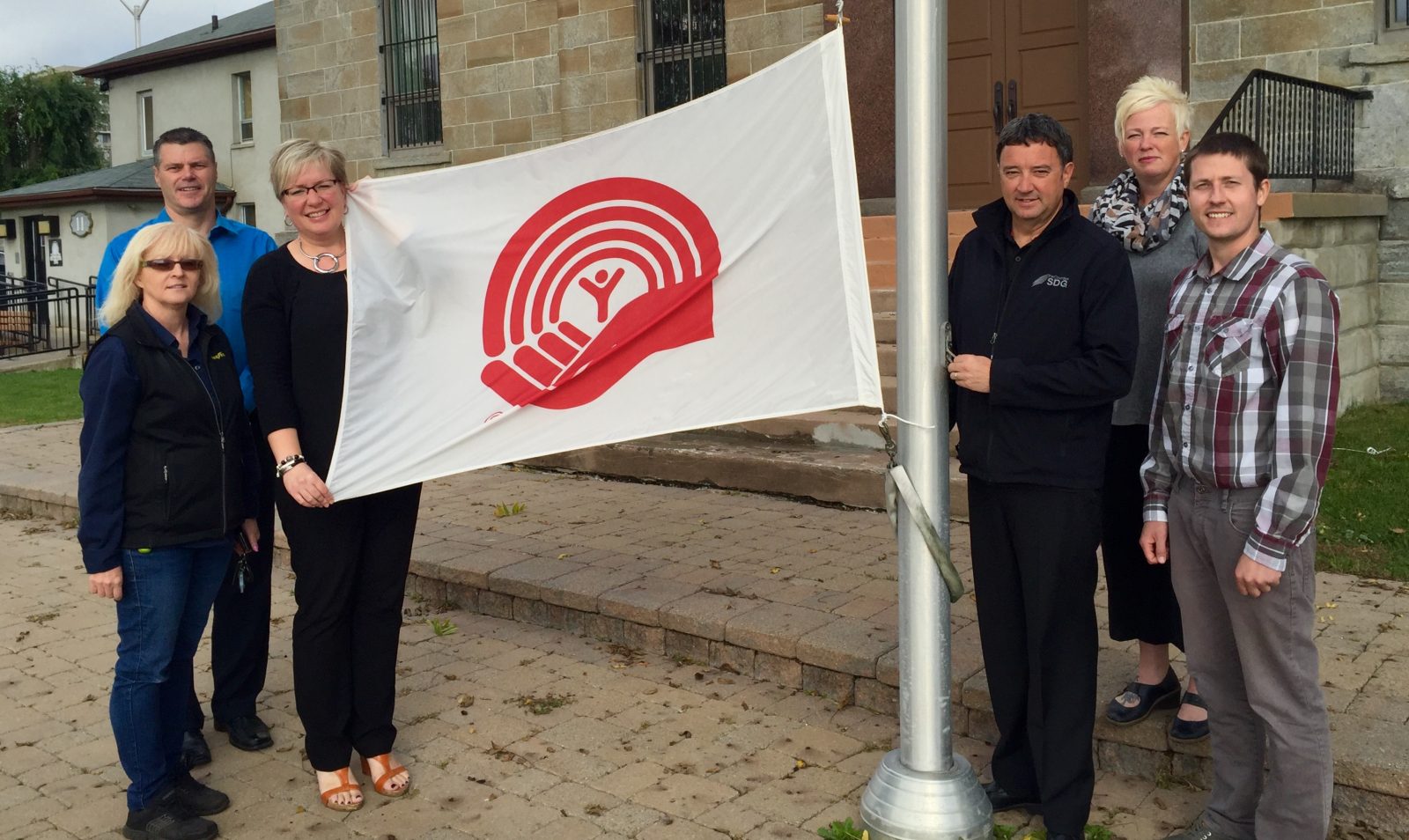 United Counties of SDG raises United Way/Centraide SD&G flag