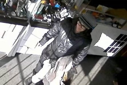 Police seek suspect in Montreal Rd. theft