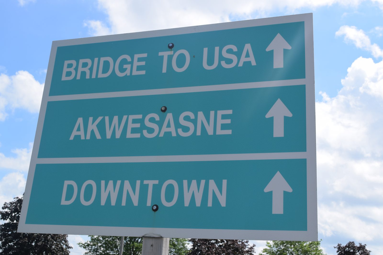 Shé:kon! Mohawk greeting to be added to Cornwall welcome signs