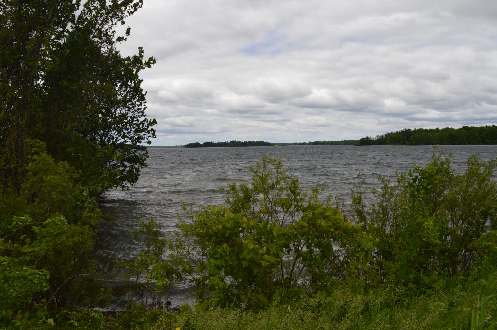 Police continue search for missing diver in Long Sault