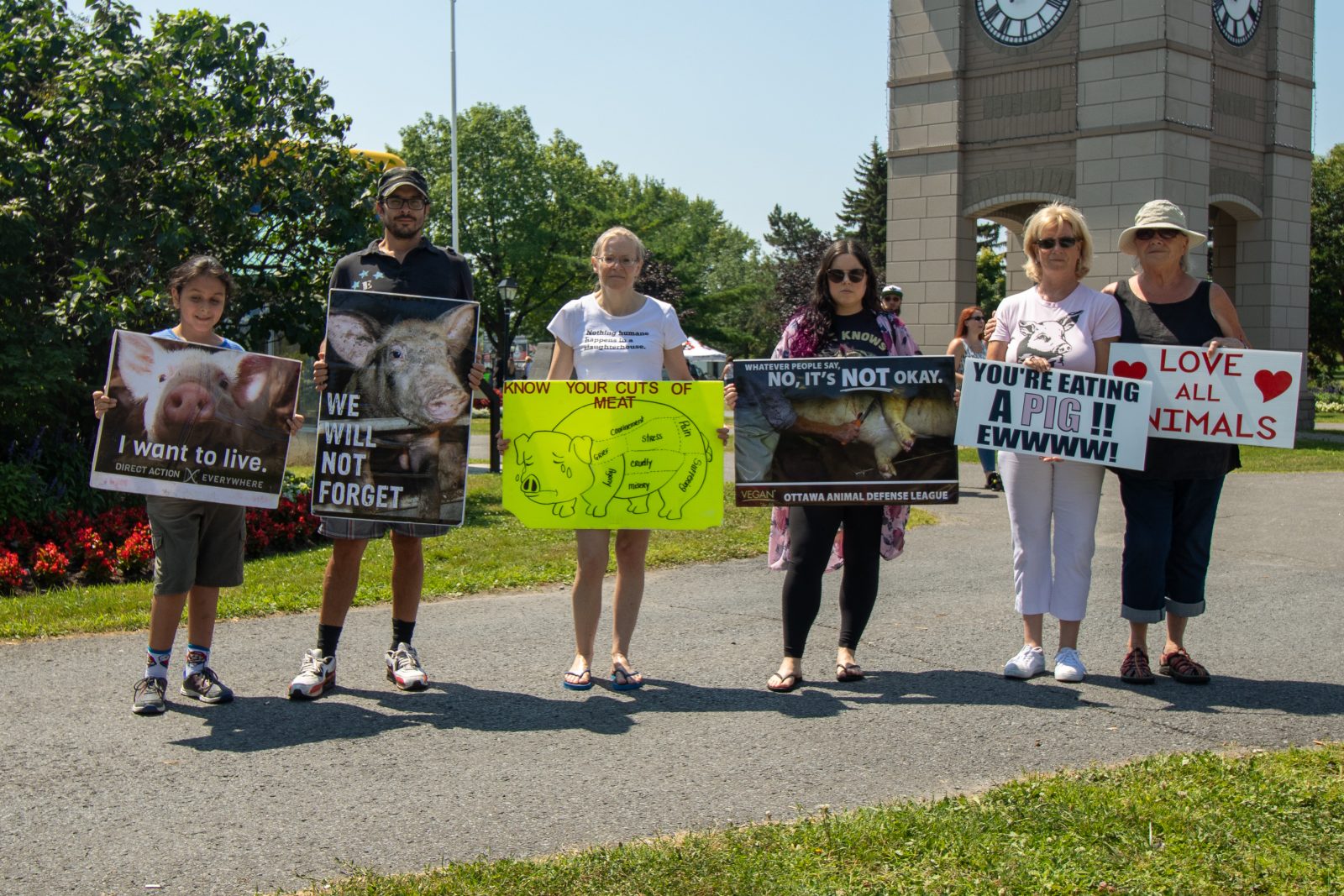 Protesters against meat at Cornwall Ribfest