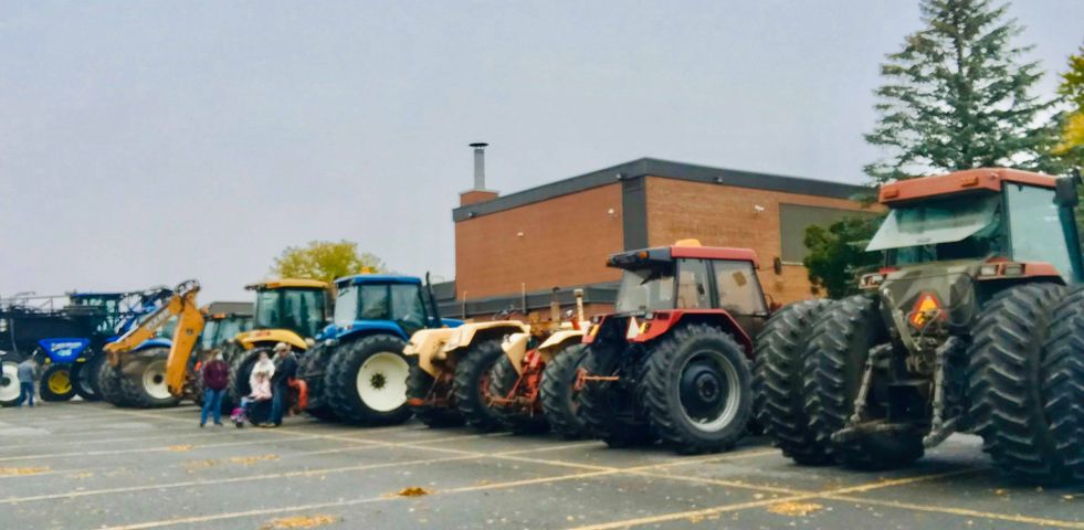 SLIDESHOW: Take your tractor to school