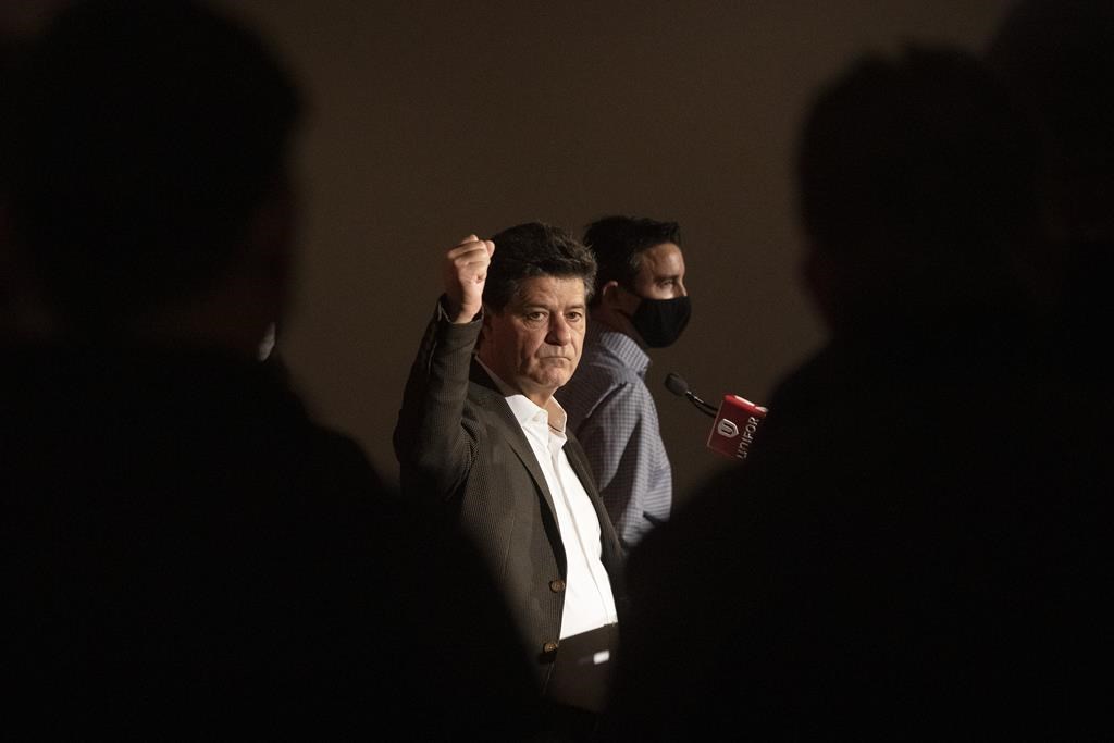 Unifor leader Jerry Dias retires early after going on medical leave