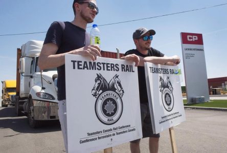 Union issues strike notice to CP Rail as groups ask Ottawa to prevent work stoppage