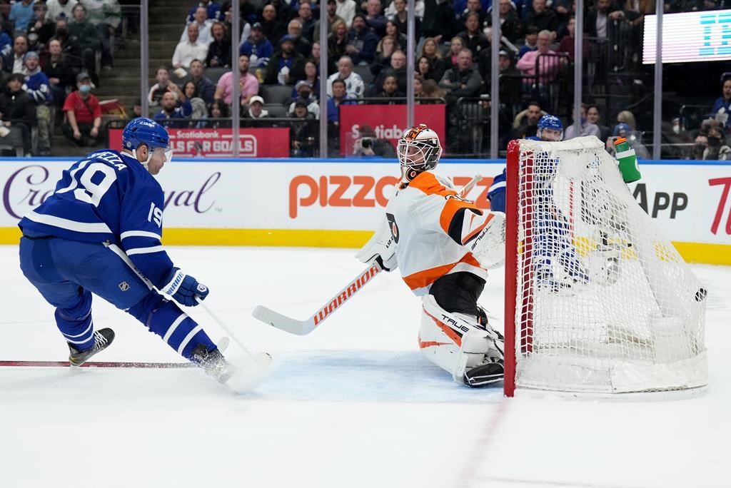 ‘I was kind of pissed’: Nylander continues hot stretch as Leafs down Flyers 5-2