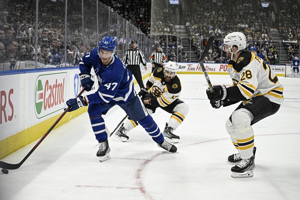 Leafs down Bruins 5-2, will play Lightning in first round of the playoffs