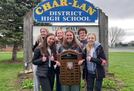 Laggan PS and Char-Lan DHS win award for Terry Fox fundraising efforts