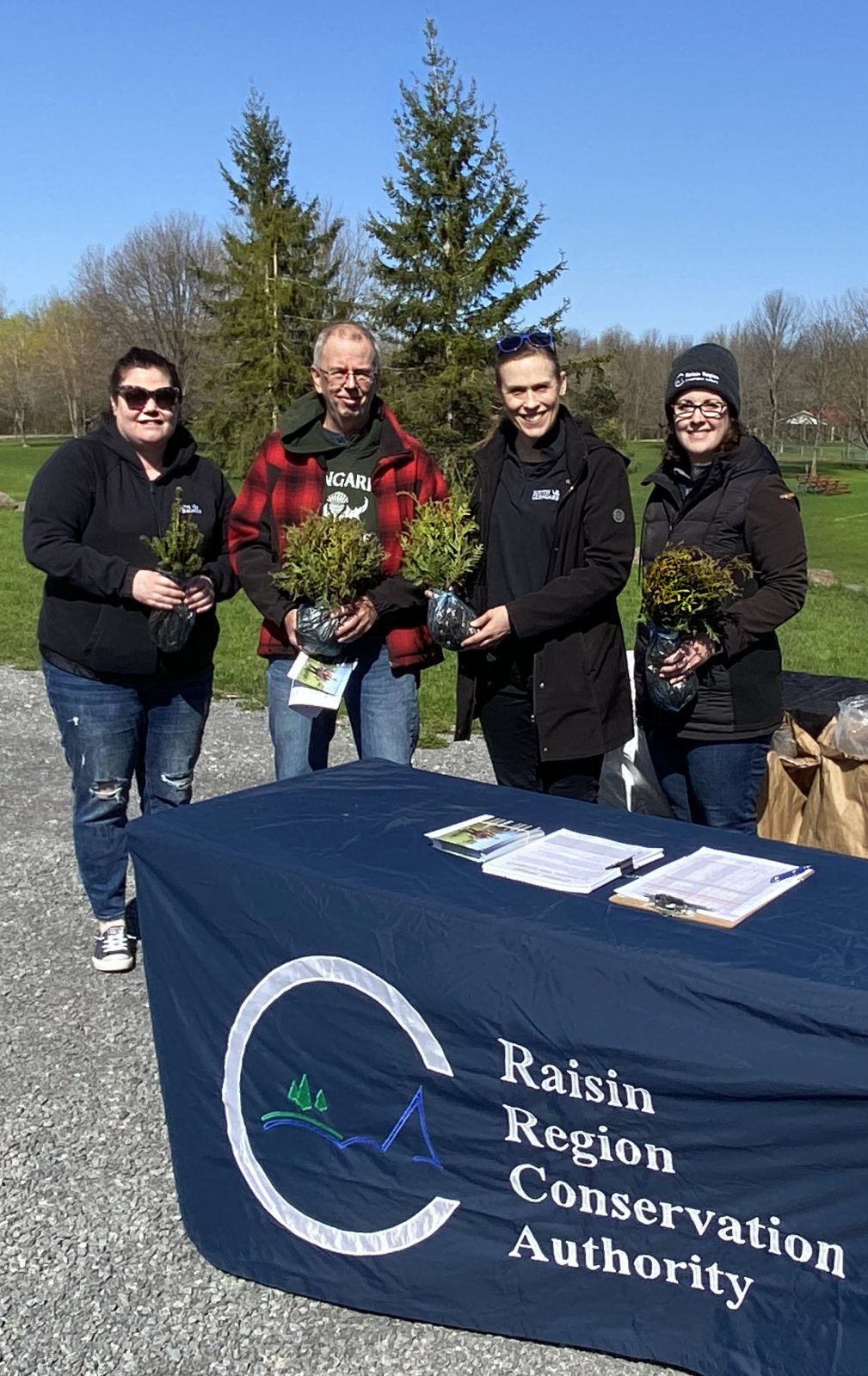 RRCA Distributes 3000 Free Trees during 23rd Annual Tree Giveaway 
