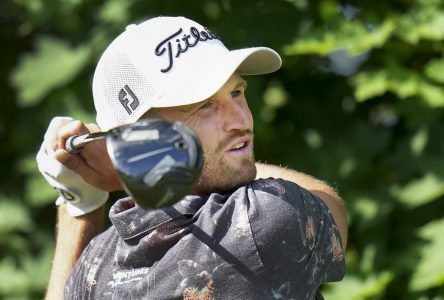 Clark still leads after two rounds at RBC Canadian Open, fans serenade local players