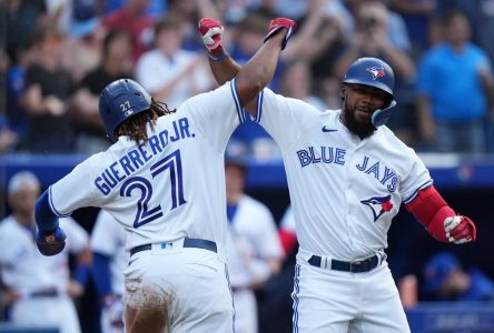 Guerrero Jr., drives in Bichette in 10th inning to give Blue Jays a 7-6 walkoff win