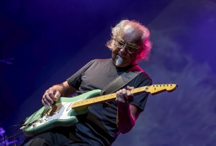 Jethro Tull’s Martin Barre Aqualung 50th Anniversary Tour with original band member Clive Bunker
