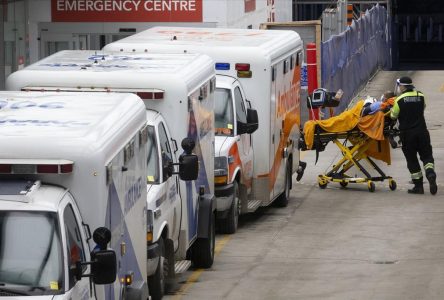 Ontario paramedics say ambulance response times slower due to growing offload delays