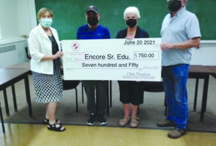 Kinsmen Club donate to  Encore Seniors Education Centre