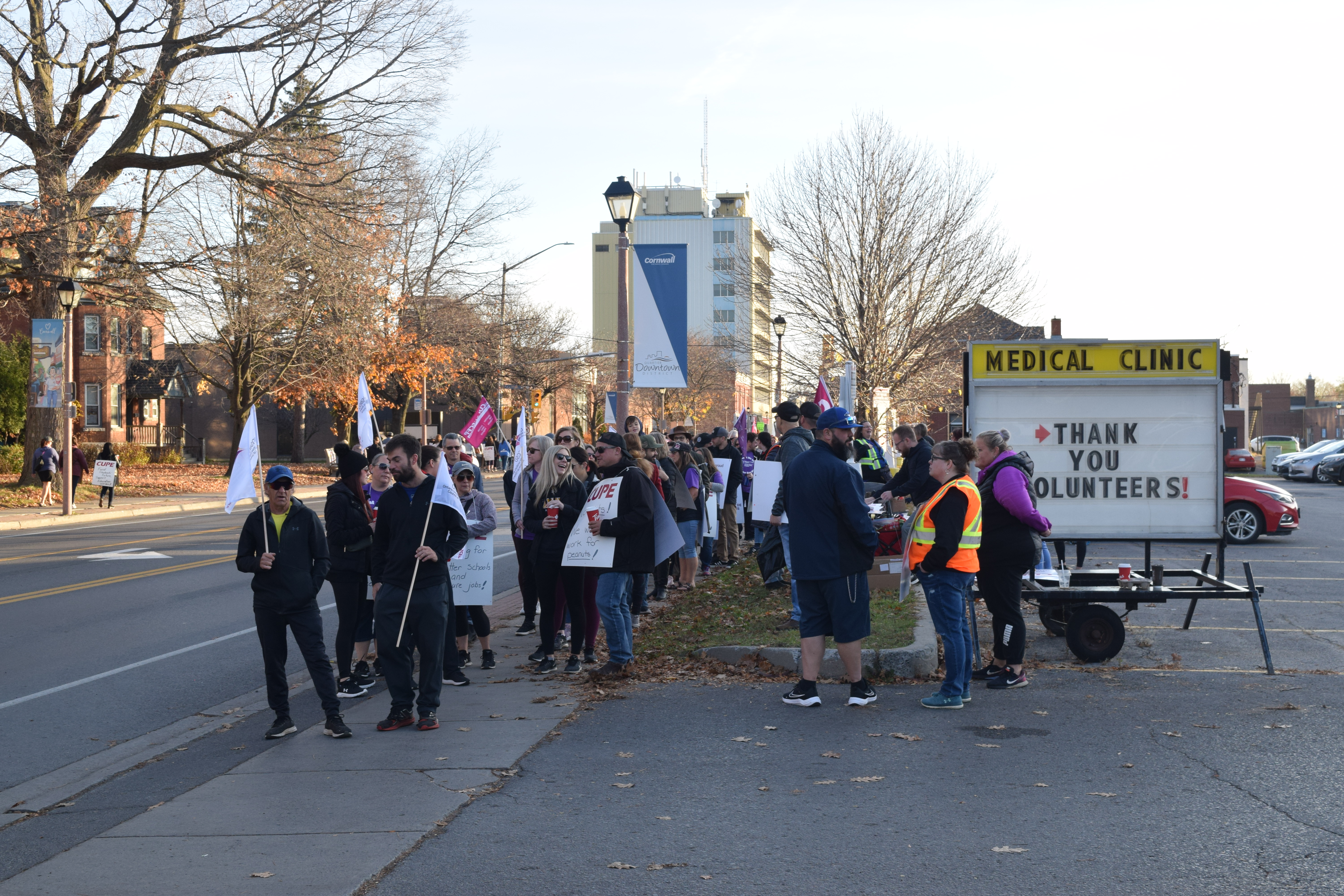 Schools Reopen Tomorrow, Government and CUPE to Resume Negotiations