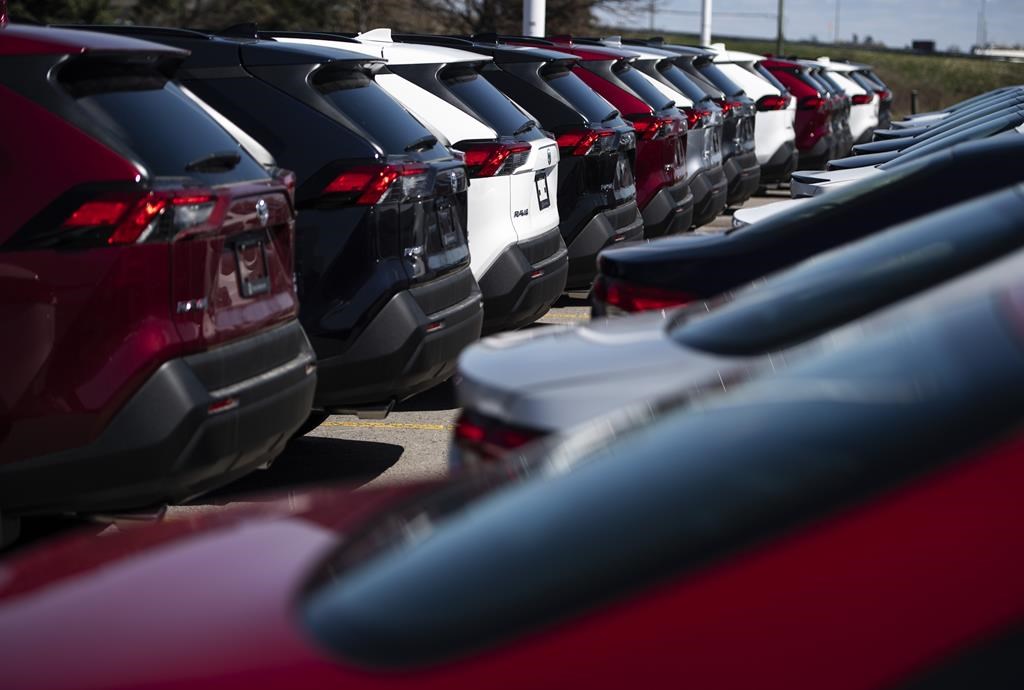 November auto sales in Canada up from year ago: DesRosiers report