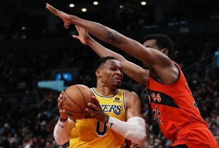 Siakam, VanVleet have 25 points apiece in ugly 126-113 win over short-handed Lakers