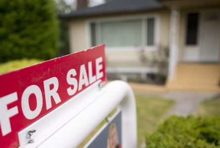 Home prices in Q4 down year-over-year, first decline since end of 2008: report