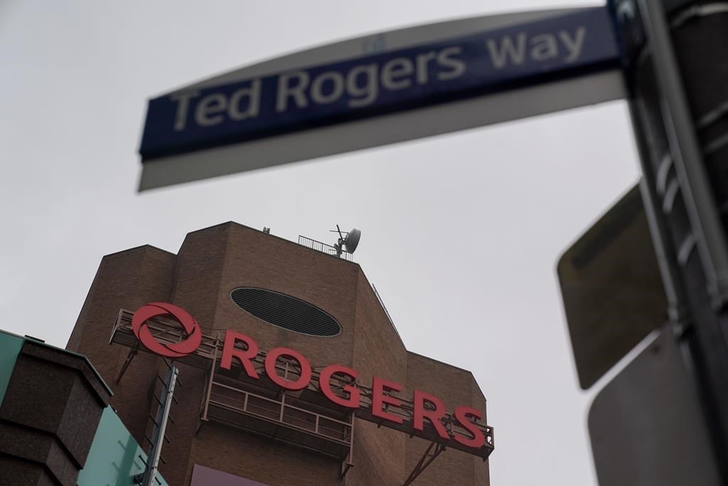 Rogers Q4 earnings of $508M boosted by roaming, sports revenue