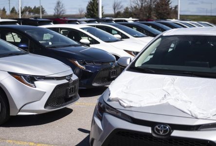 Auto sales rise 3.7 per cent in March from a year earlier