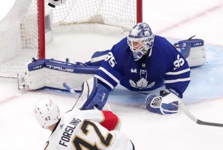 Leafs G Ilya Samsonov, F Matthew Knies skate for first time since suffering injuries