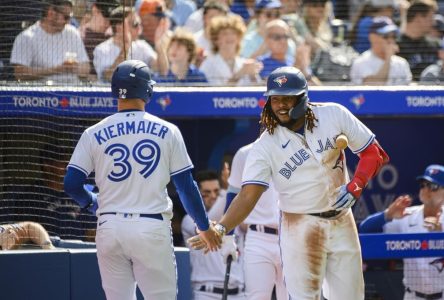 Toronto records back-to-back wins after beating Braves 5-2