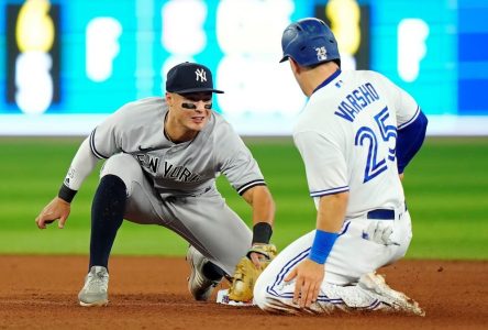 Judge hits fourth homer of the series to lead Yankees over Blue Jays 4-2