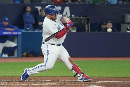 Berrios makes quality start as Blue Jays edge Astros 3-2 for third straight win