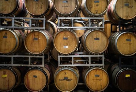 Winemakers, NDP call for removal of Ontario retail winery tax