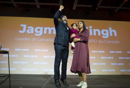 NDP delegates unanimously support pharmacare redline in their deal with Liberals