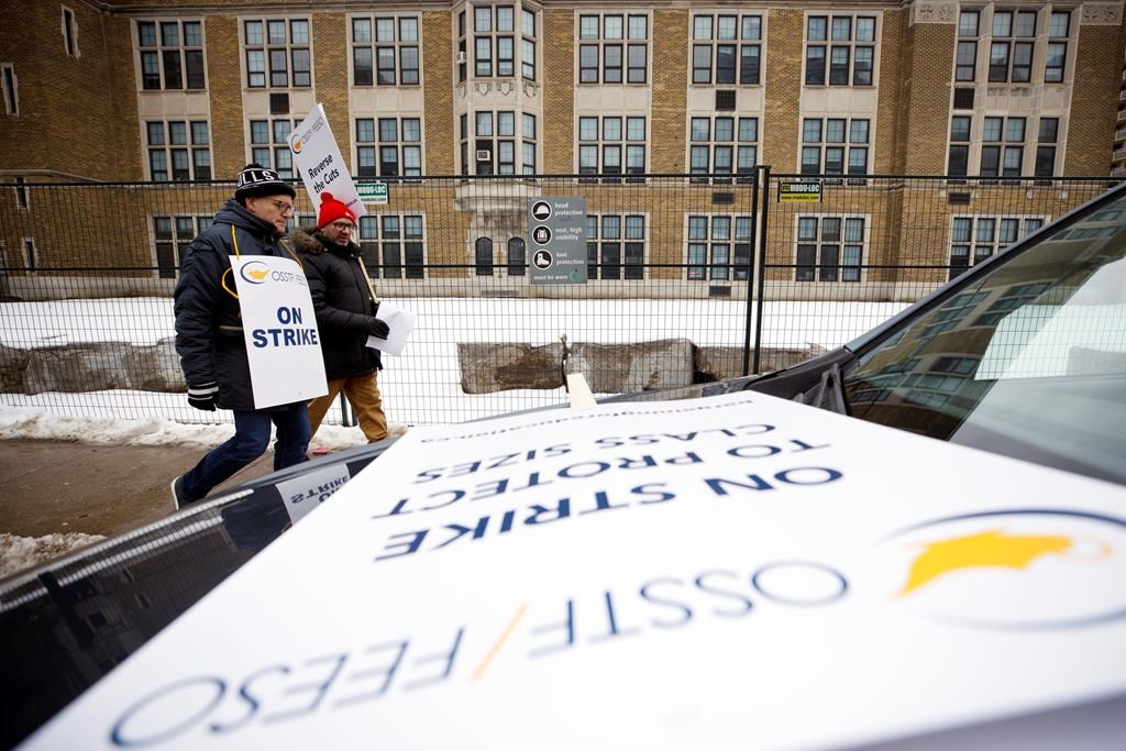 Ontario public high school teachers head to arbitration for new contract