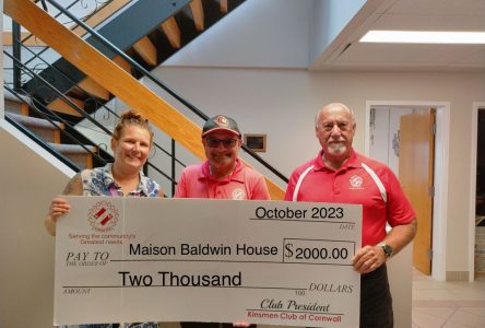 Kinsmen Club Donates to Maison Baldwin House