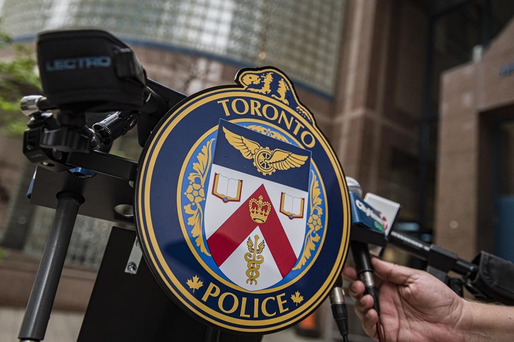 Toronto police investigating shooting that killed 36-year-old man