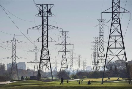 Ontario seeks more wind, solar power after cancelling green energy deals