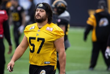 Ticats re-sign star offensive lineman Revenberg to two-year contract