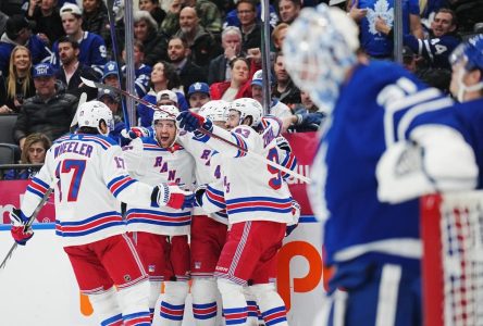 Matthews retakes NHL goal lead, but Maple Leafs fall to Rangers in ‘fluky’ loss