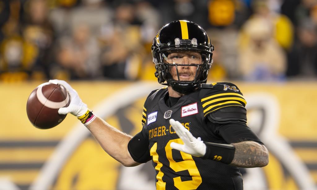 Veteran quarterback Bo Levi Mitchell takes pay cut to remain with Tiger-Cats