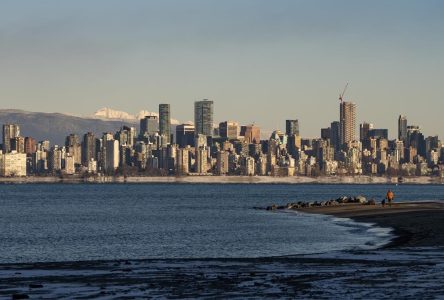 CP NewsAlert: Snow shuts Vancouver schools amid extreme weather alert