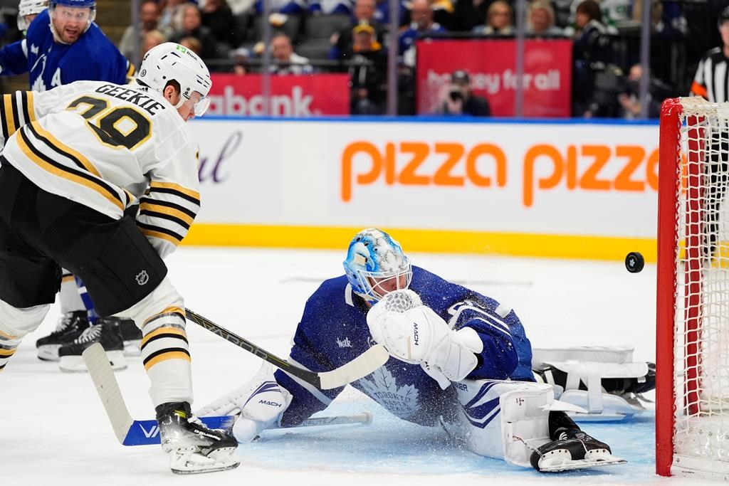 Zacha scores twice, Bruins down Maple Leafs 4-1 in potential playoff preview