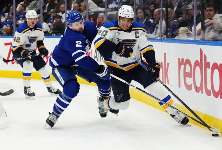 Toronto Maple Leafs sign Simon Benoit to three-year contract extension