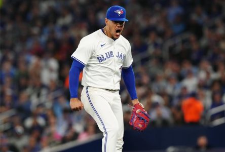 Berrios makes strong start as Blue Jays top Mariners 5-2 in home opener