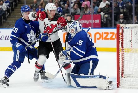 Devils down Maple Leafs 6-5; Matthews scores two more to reach 68 goals on the season