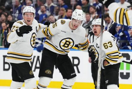 Brad Marchand scores two, Bruins down Maple Leafs 4-2 to take 2-1 series lead