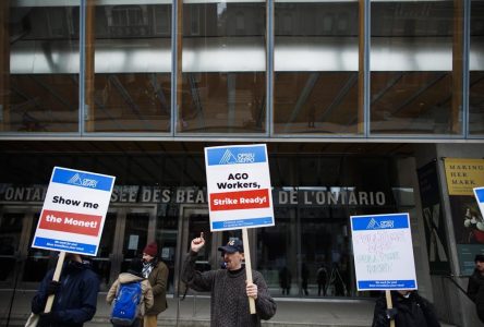 Striking Art Gallery of Ontario workers reach tentative deal with museum