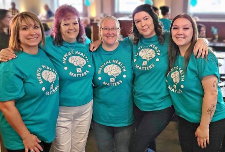 Community Supports CMHA Fundraiser at Au Vieux Duluth